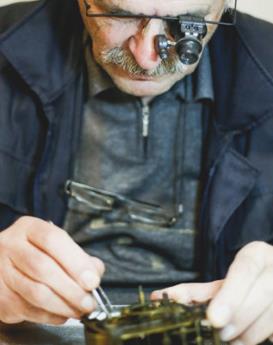 卡尔·莫尔登-深圳尊皇维修中心制表师