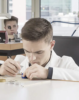 凯罗尔·切尔西-天津尊皇维修中心制表师