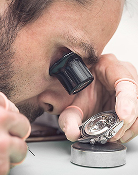 迈克尔·琼斯-重庆尊皇维修中心制表师