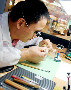 本杰明·托马斯-北京尊皇维修中心制表师