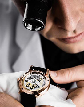 雅各布·琼斯-长沙尊皇维修中心制表师